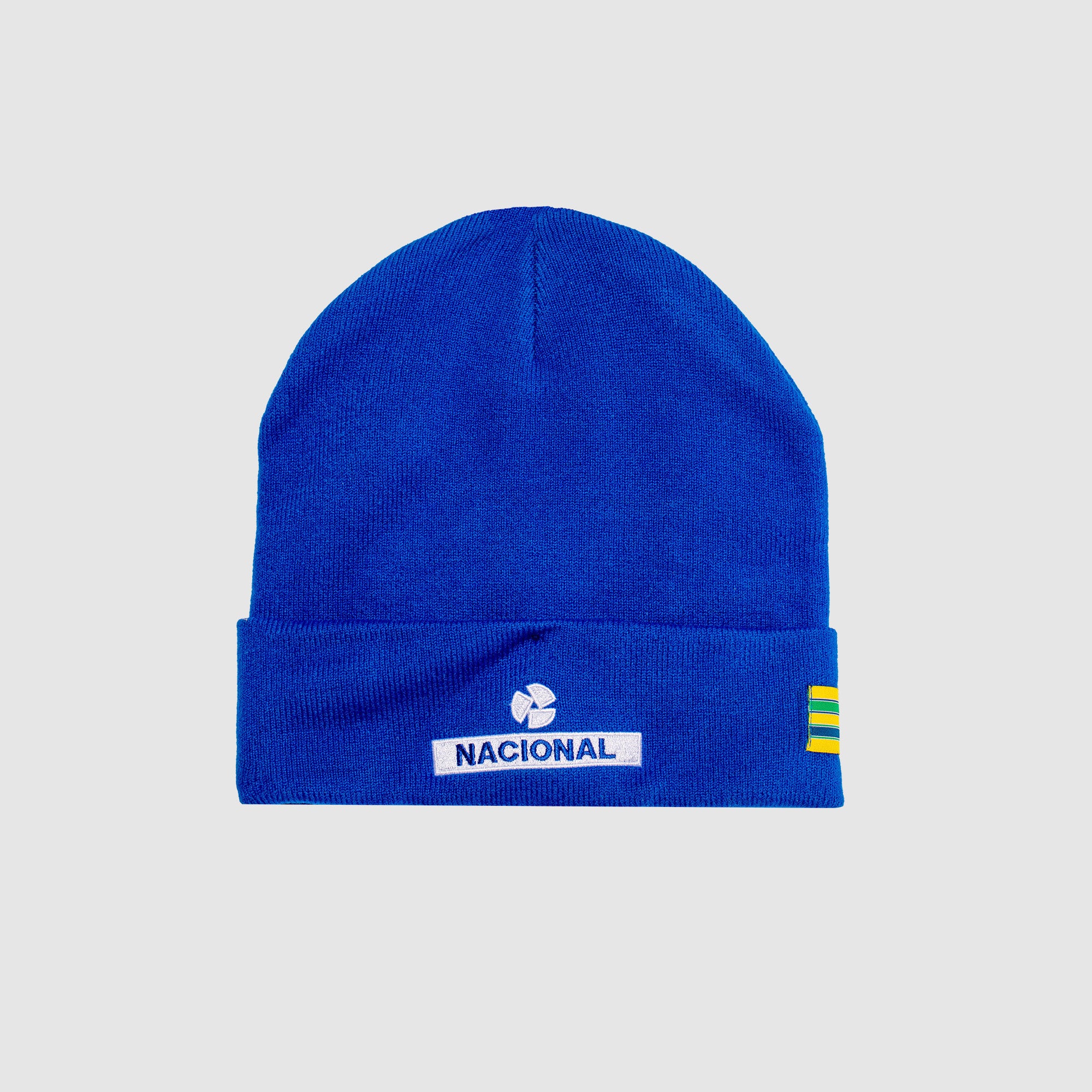 Blue beanie with 'Nacional' logo on a light gray background