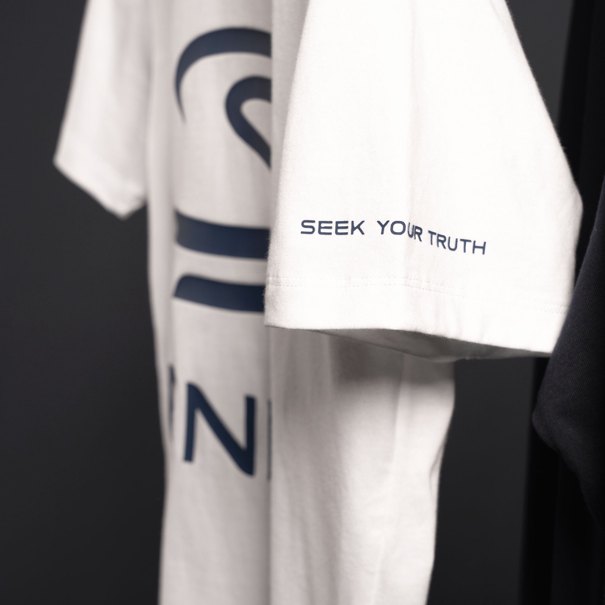 Senna Legacy Logo Tee | Senna Store